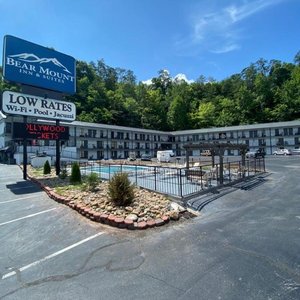 Bear Mount Inn &amp; Suites, hotel in Pigeon Forge