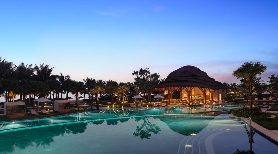 Cove Family Pool and Restaurant