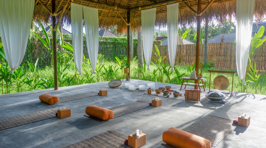Shanti Yoga Lombok Event Kuta Lombok, Yin Sound Healing at Jivana Resort Lombok. Full Moon Sound Bath and Cacao Ceremony