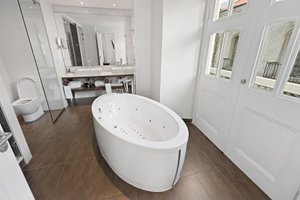 Room & Suite