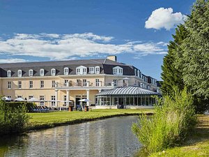 Mercure Chantilly Resort & Conventions in Vineuil-Saint-Firmin