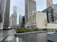 How Apple transformed Chicago's Pioneer Court - Curbed Chicago