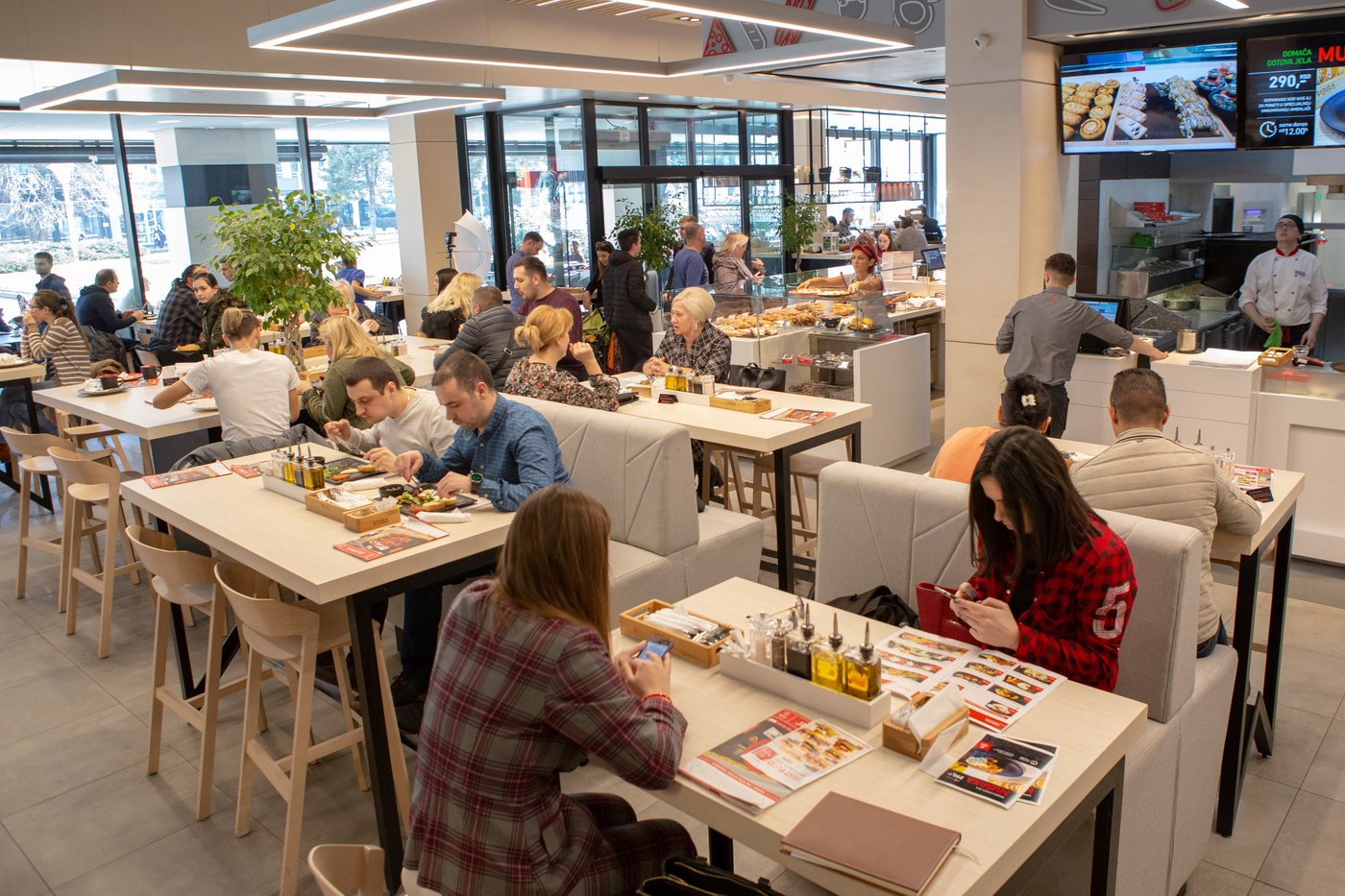 Vega Food Store, 크라구예바츠 - 레스토랑 리뷰 - 트립어드바이저