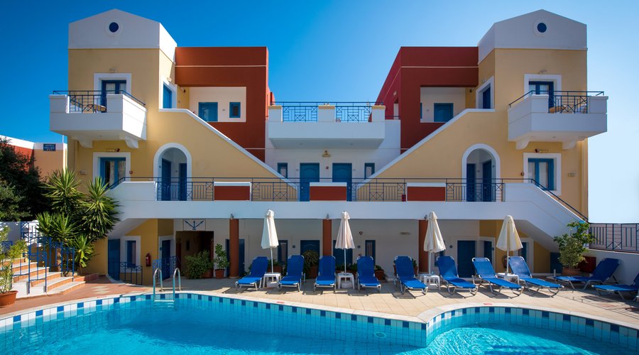 ADULTS POOL AREA
