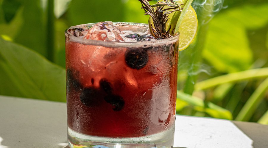 ¿Quieres algo refrescante? ¡Pide de nuestra variedad de Mocktails sin alcohol!
