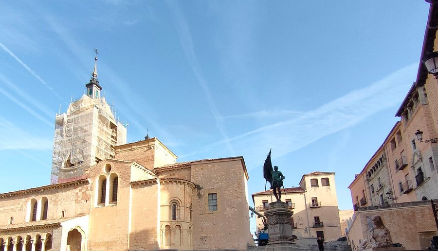 Plaza de Medina del Campo o de las sirenas