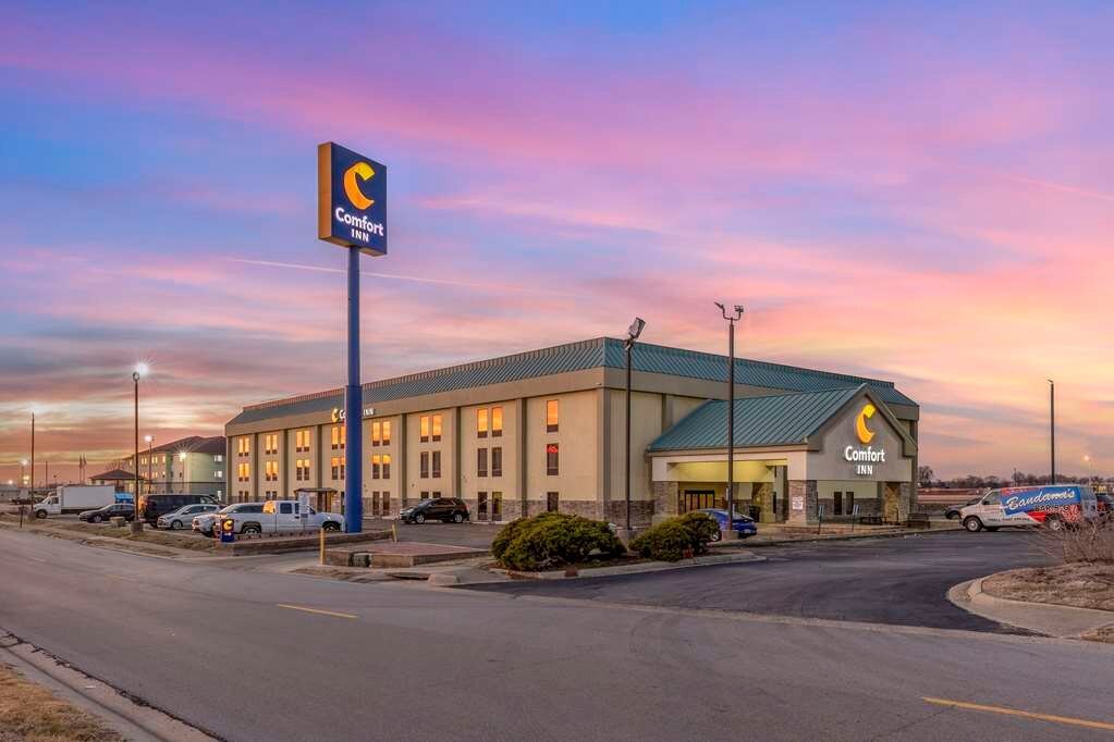 COMFORT INN COLLINSVILLE NEAR ST. LOUIS $78 ($̶1̶0̶0̶) - Updated 2023 ...