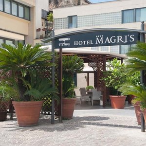 Hotel Magris Exterior