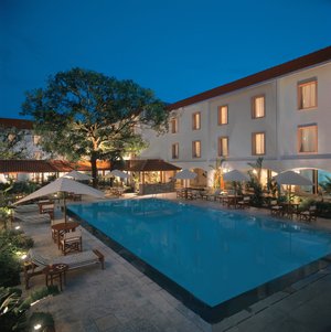 Trident, Cochin - pool side in the evening