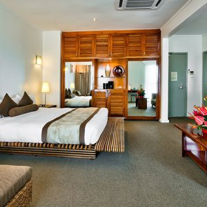 Tanoa Plaza Executive Suite