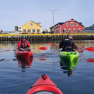 GeoSea mer géothermique des bains, un magnifique nouveau spa extérieur à  Húsavík, Islande du nord, a ouvert ses portes en août 2018. Il surplombe la  baie d'Skjálfandaflói Photo Stock - Alamy