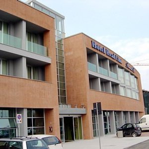 Hotel Exterior Outside Baia Del Re