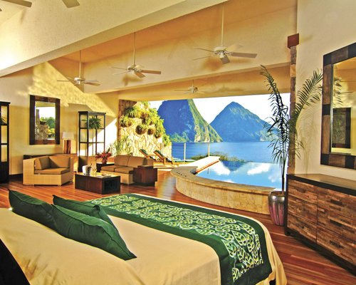 Jade Mountain Resort