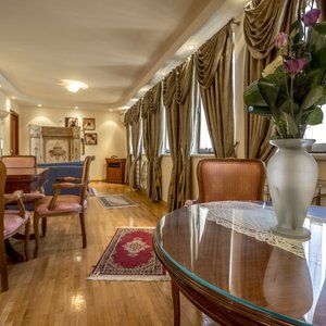 Hotel Opera by ZEUS International, hotel in Bucharest