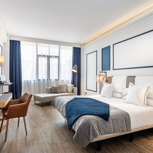 612378 Guest Room
