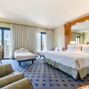 Hotel Sevilla Macarena Family Room