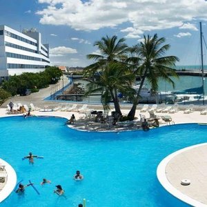 664841 Pool