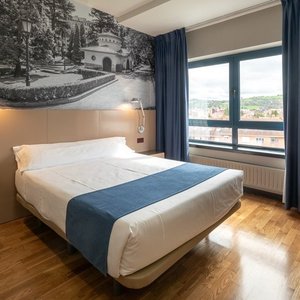 792136 Guest Room