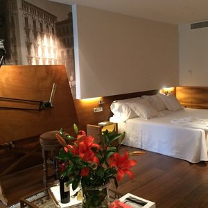 647498 Guest Room