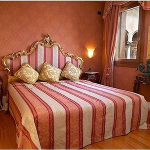 635880 Guest Room