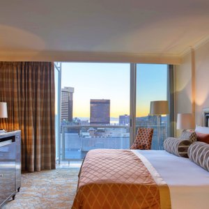 DS1 1-Bed Suite - Tower - City View