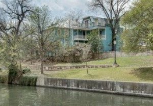 Inn On The Riverwalk Back