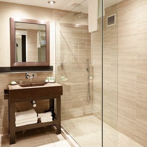 Hotel Dauphin Montreal - Longueuil in Longueuil