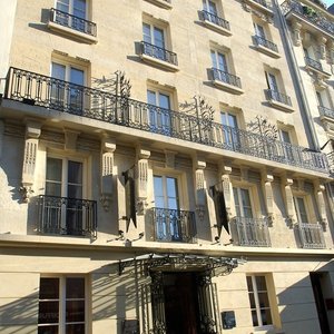 MARQUISFacade