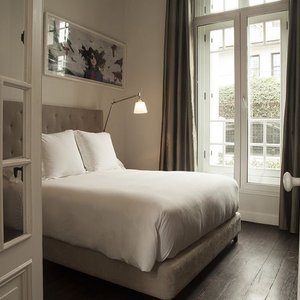 Alcoba Queen Bed