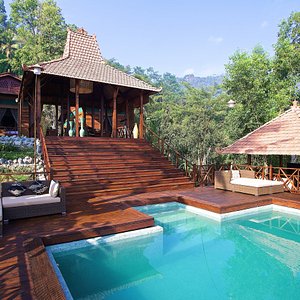 Private estate offering luxury villa-hotels