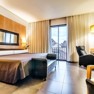 912396 Guest Room