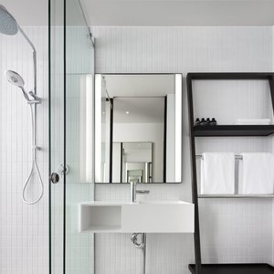 Little National Room - Bathroom