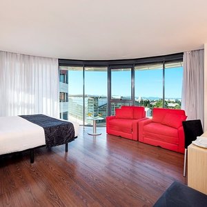 607282 Guest Room