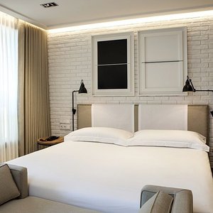 135718 Guest Room