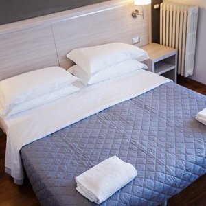 471943 Guest Room