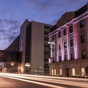 Hotel Chicago West Loop Exterior