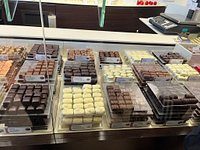 LEONIDAS CHOCOLATERIE (Ypres): Ce qu'il faut savoir pour votre visite (avec  photos)