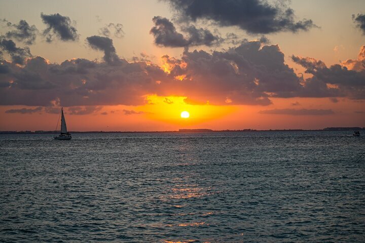 sunset cruise isla mujeres