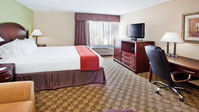 HOLIDAY INN EXPRESS PEACHTREE CORNERS-NORCROSS, AN IHG HOTEL $118 ...