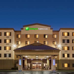 Welcome to the Holiday Inn Express Coralville.