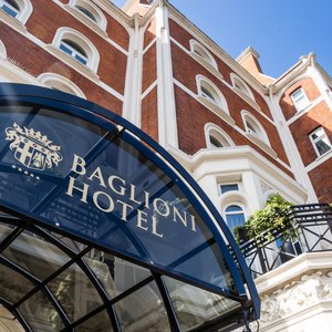 Baglioni Hotel London Entrance