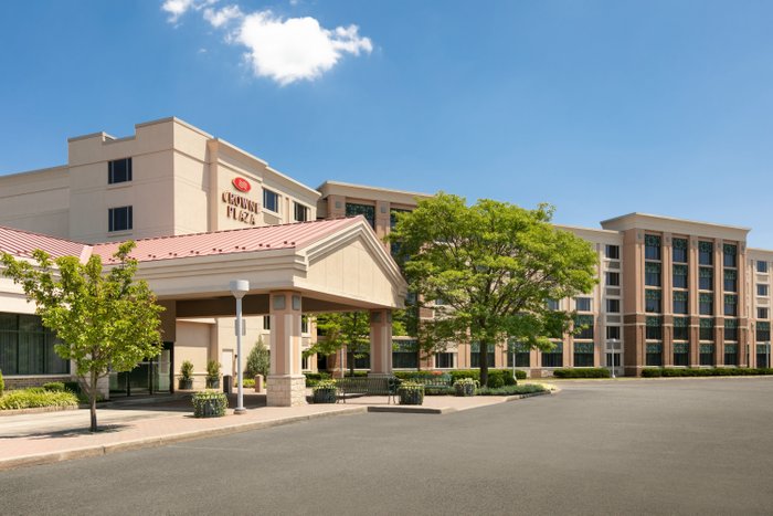 Holiday Inn Express & Suites King Of Prussia - Hotel Reviews & Photos