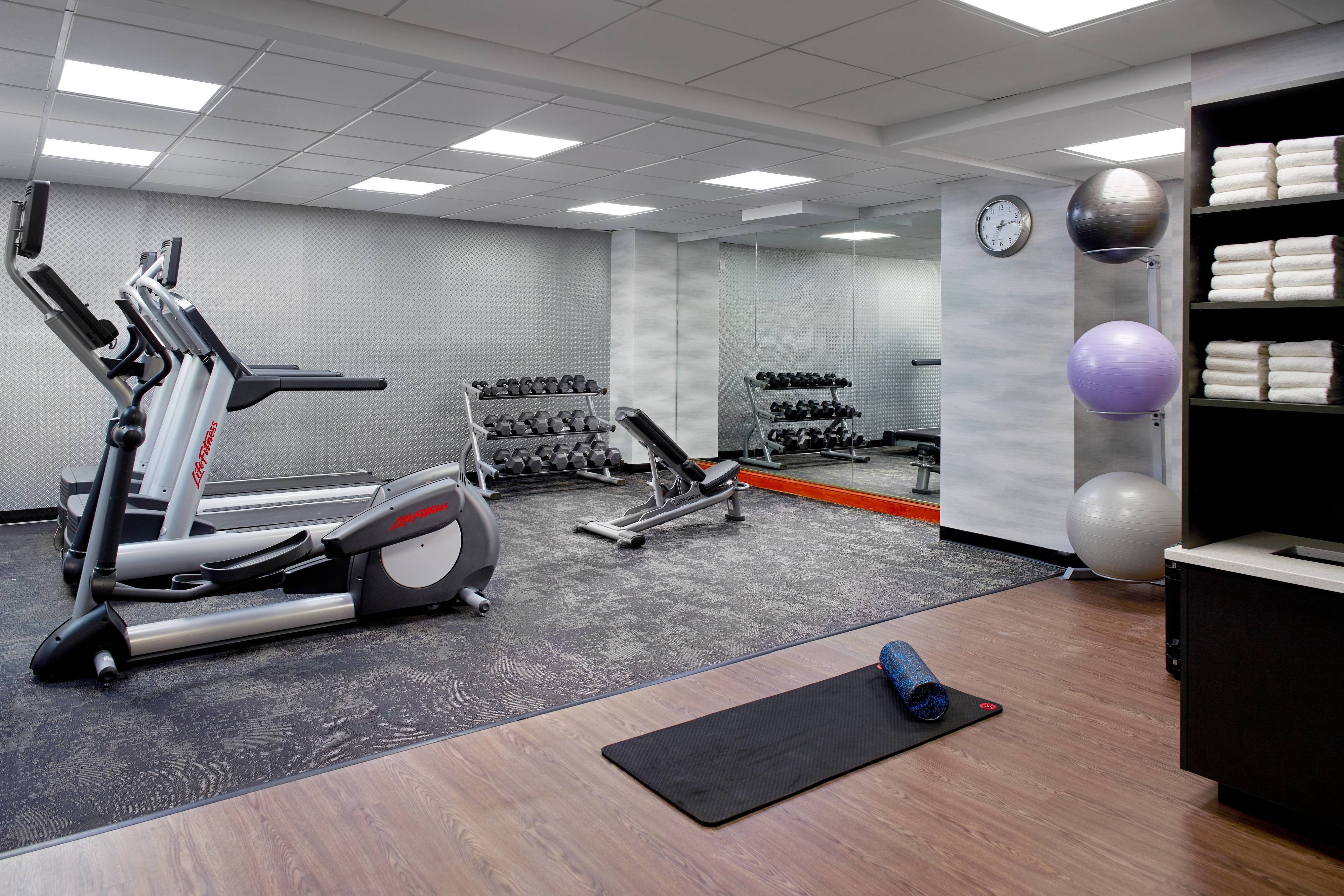 FAIRFIELD INN SUITES ASHEVILLE OUTLETS Updated 2024 NC   Fitness Center 