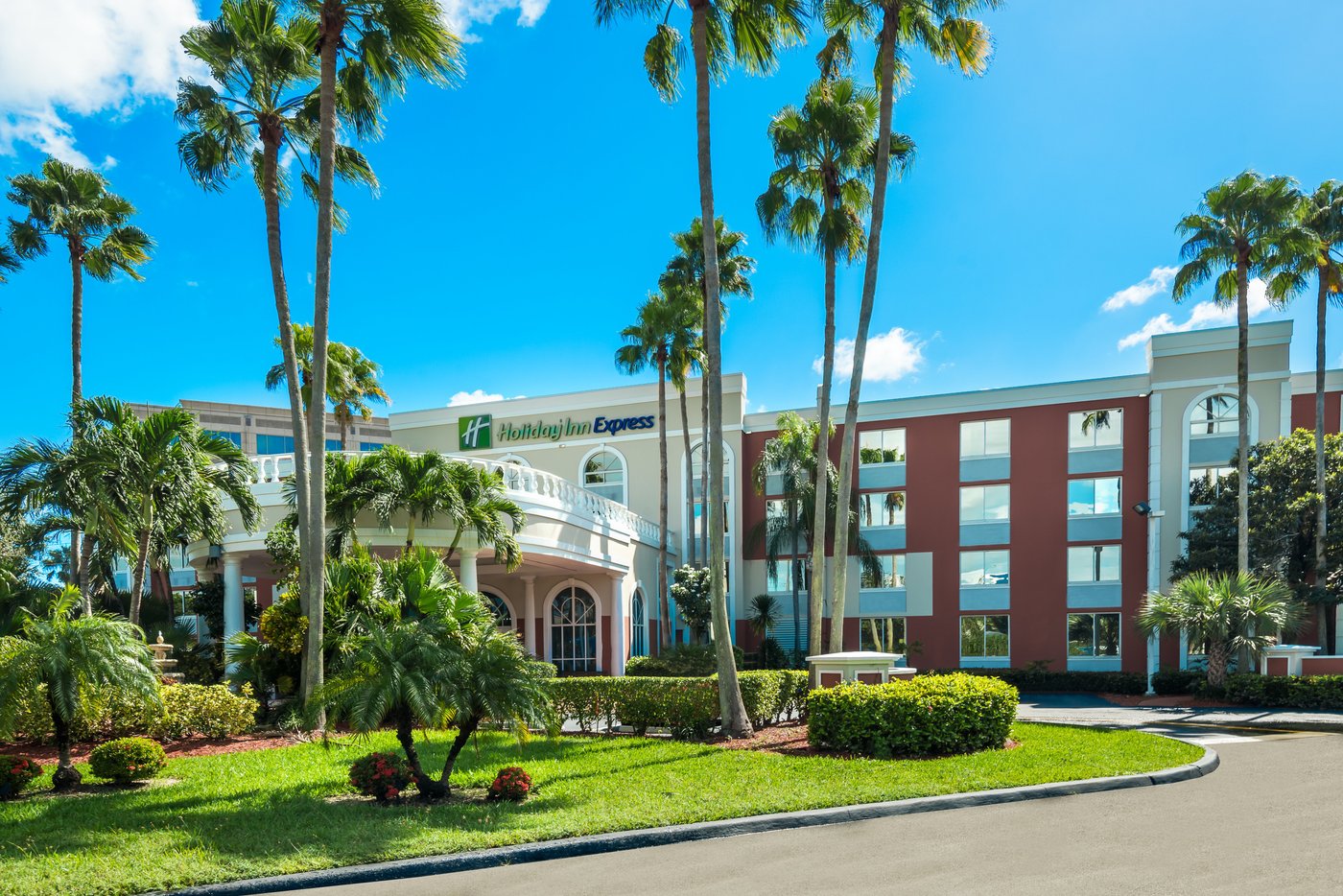 HOLIDAY INN EXPRESS MIAMI AIRPORT DORAL AREA, AN IHG HOTEL $124 ...