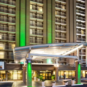 Welcome to the Holiday Inn Nashville Vanderbilt
