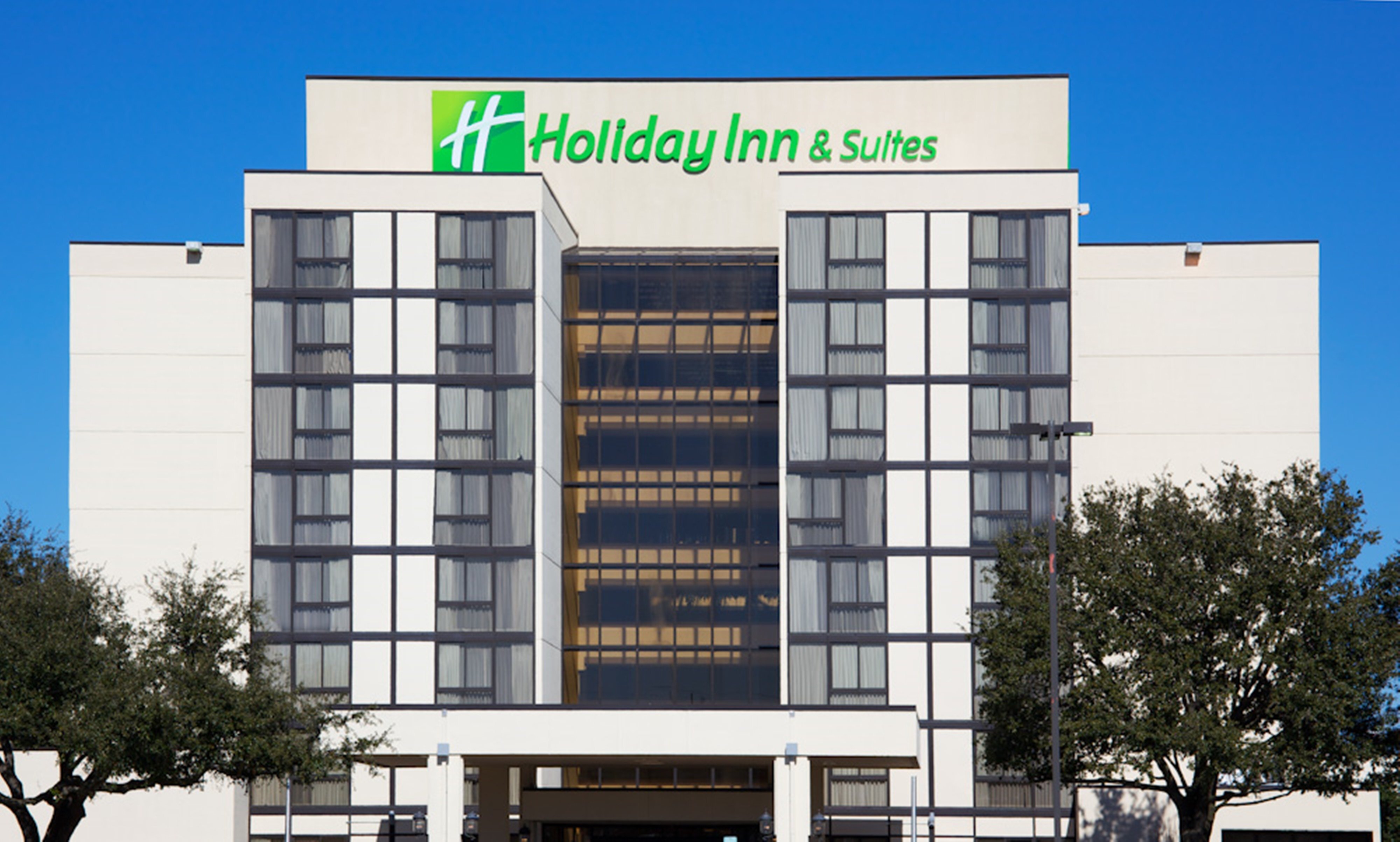 HOLIDAY INN SUITES BEAUMONT PLAZA I 10 WALDEN 105 1 4 4