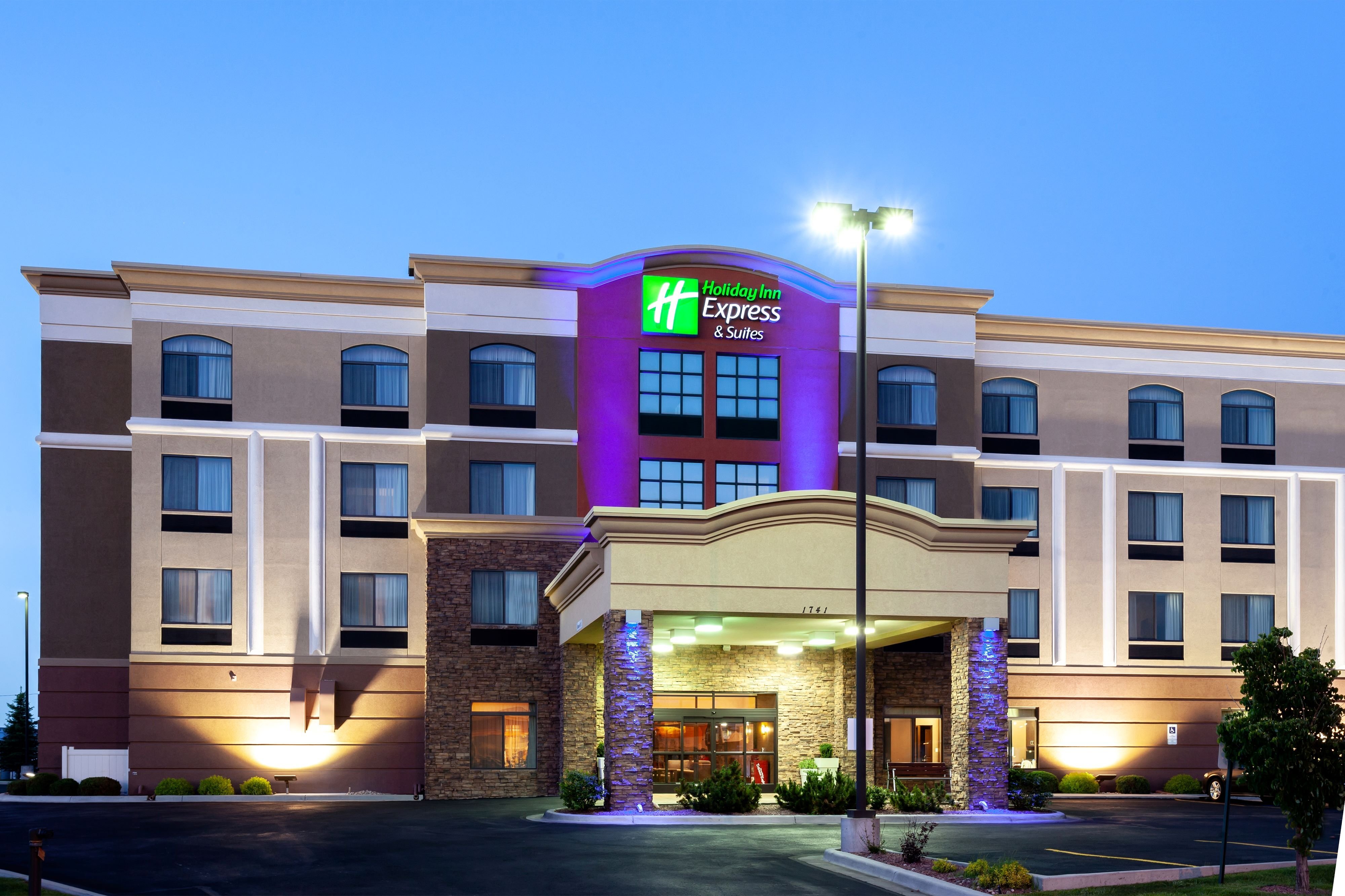 HOLIDAY INN EXPRESS & SUITES CHEYENNE, AN IHG HOTEL $148 ($̶1̶6̶2̶ ...