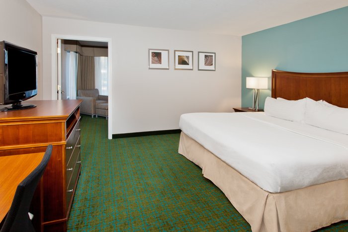 HOLIDAY INN BRUNSWICK I-95 (EXIT 38), AN IHG HOTEL $128 ($̶1̶7̶4̶ ...