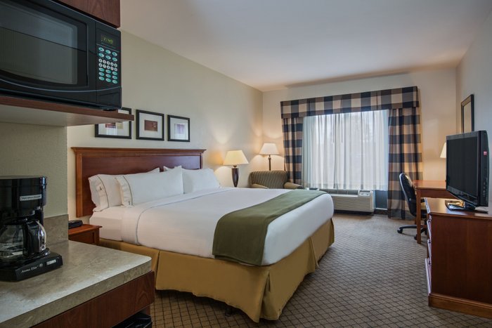 HOLIDAY INN EXPRESS & SUITES JACKSON - FLOWOOD, AN IHG HOTEL $97 ...