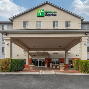 Easy access from I-85